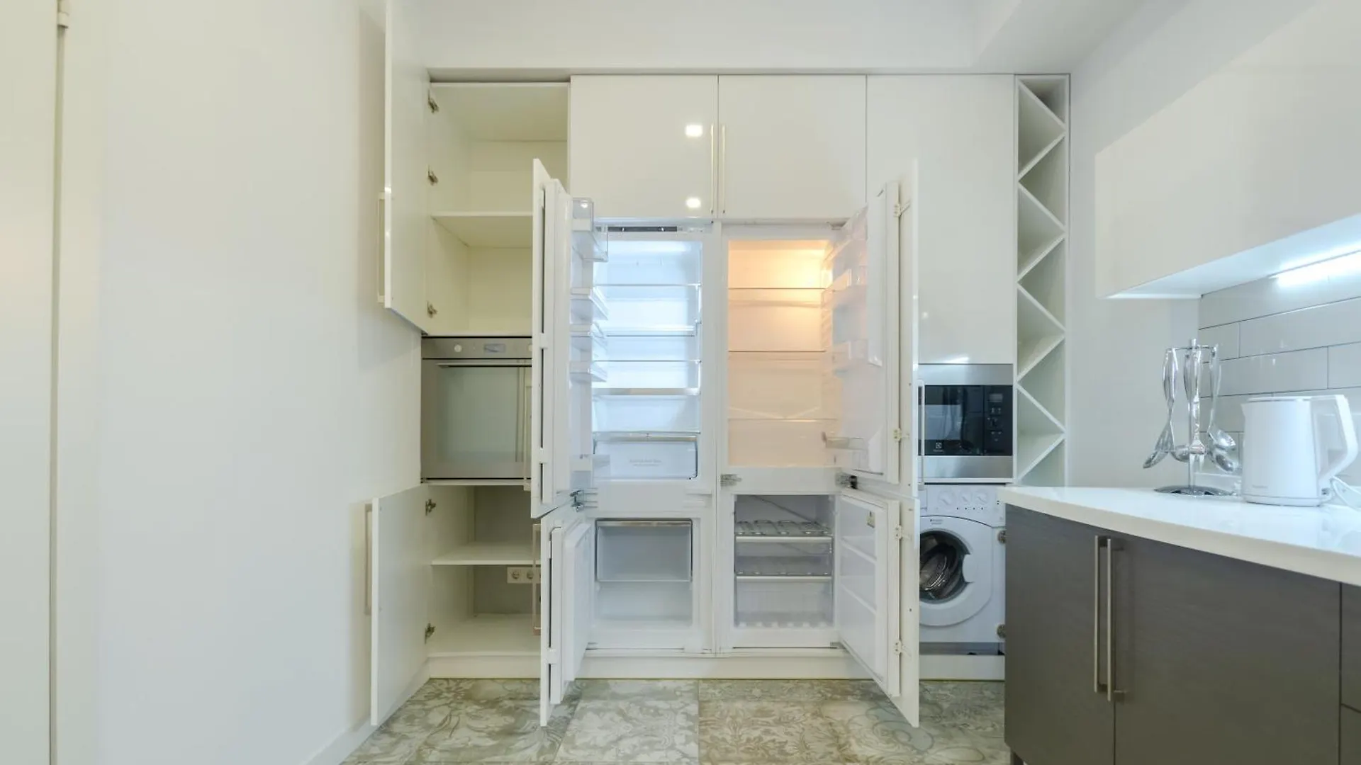На Видалення!Petrovdom Inn Rc Diplomat Hall -The Smart Hotel Apartment Panoramic City View I Kiev 0*,