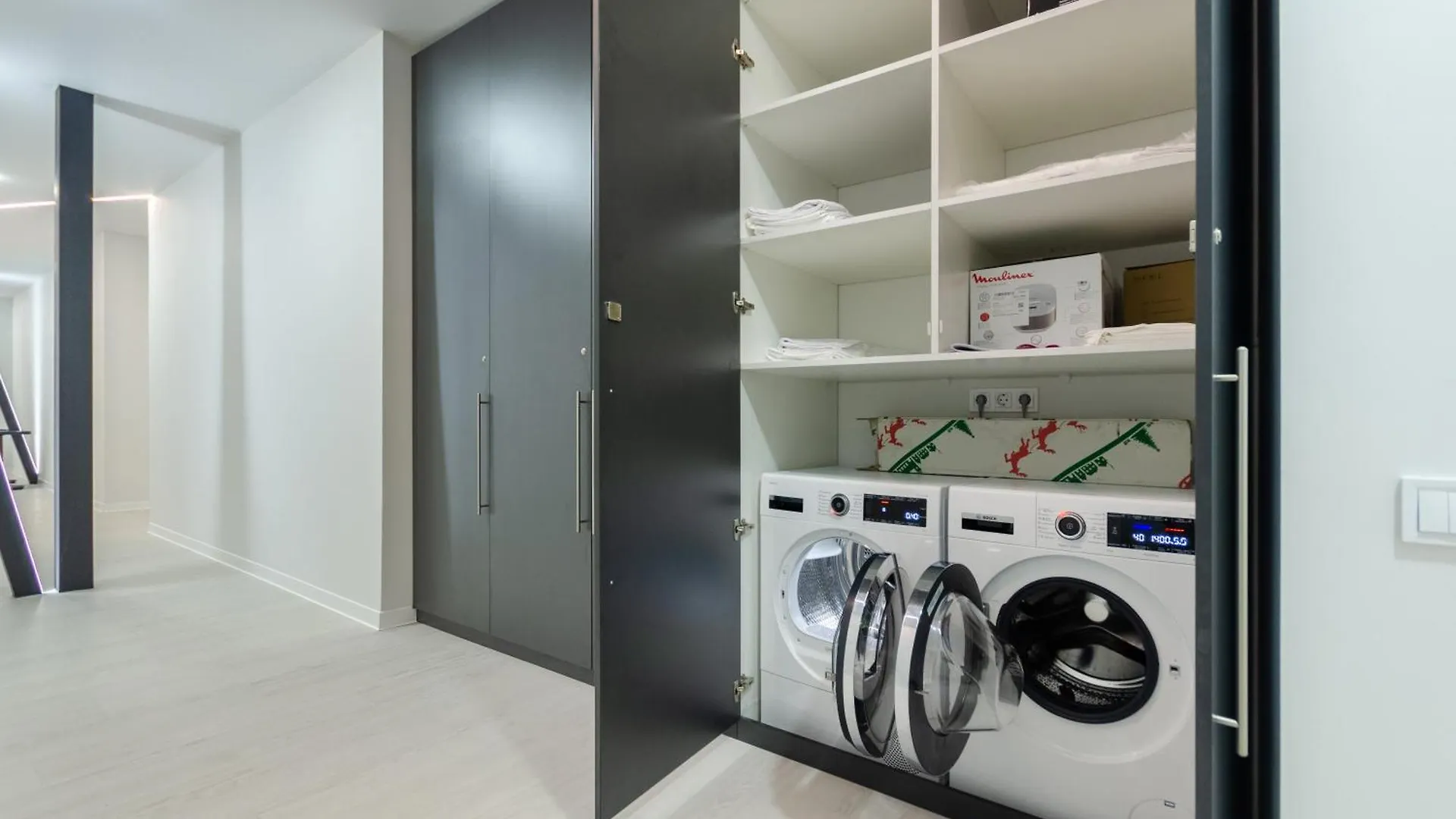 На Видалення!Petrovdom Inn Rc Diplomat Hall -The Smart Hotel Apartment Panoramic City View I Kiev