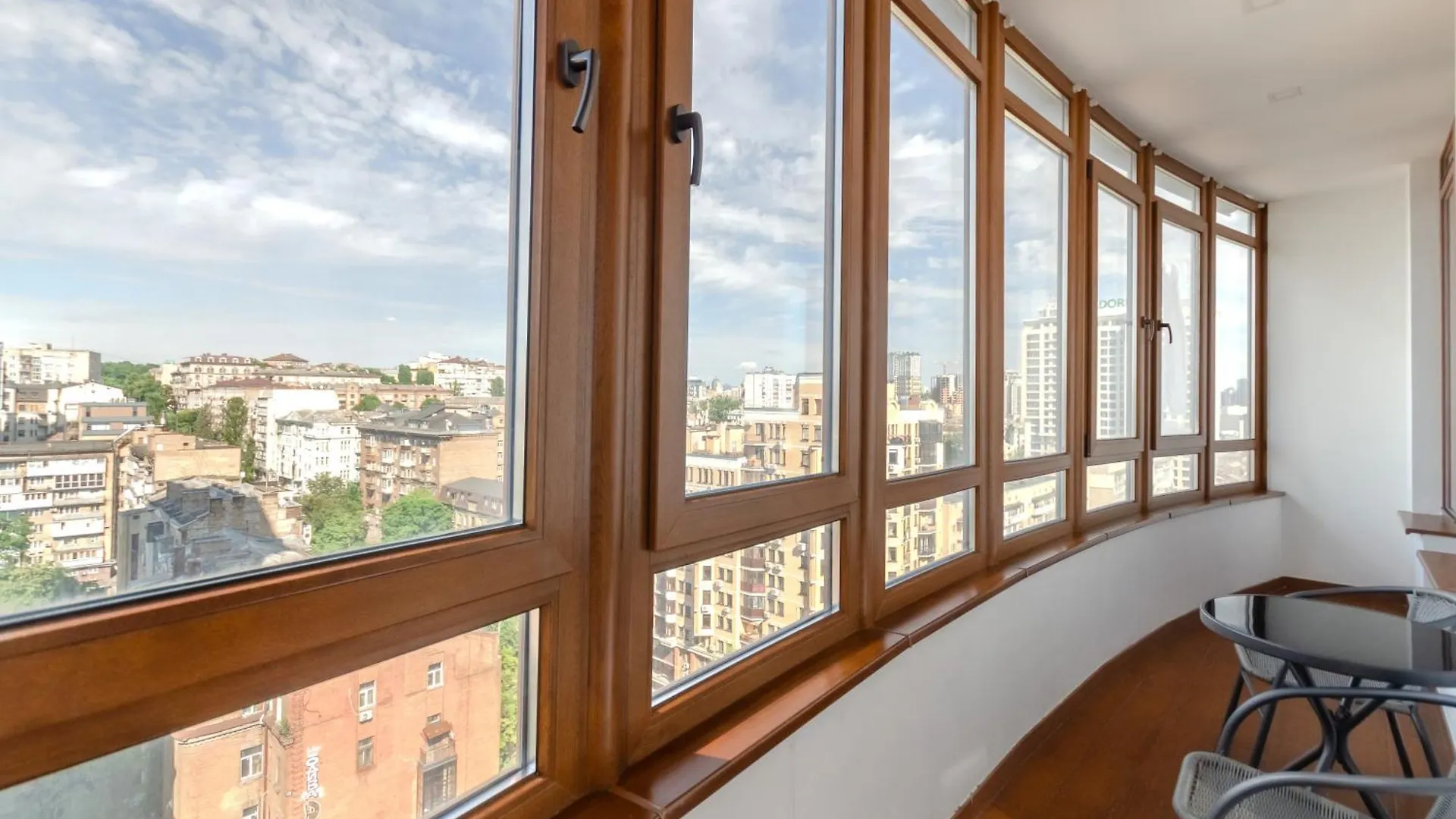 На Видалення!Petrovdom Inn Rc Diplomat Hall -The Smart Hotel Apartment Panoramic City View I Kiev 0*,  Ucrania