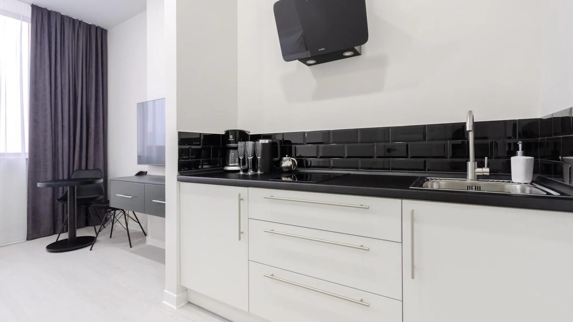 На Видалення!Petrovdom Inn Rc Diplomat Hall -The Smart Hotel Apartment Panoramic City View I Kyiv Ukraine