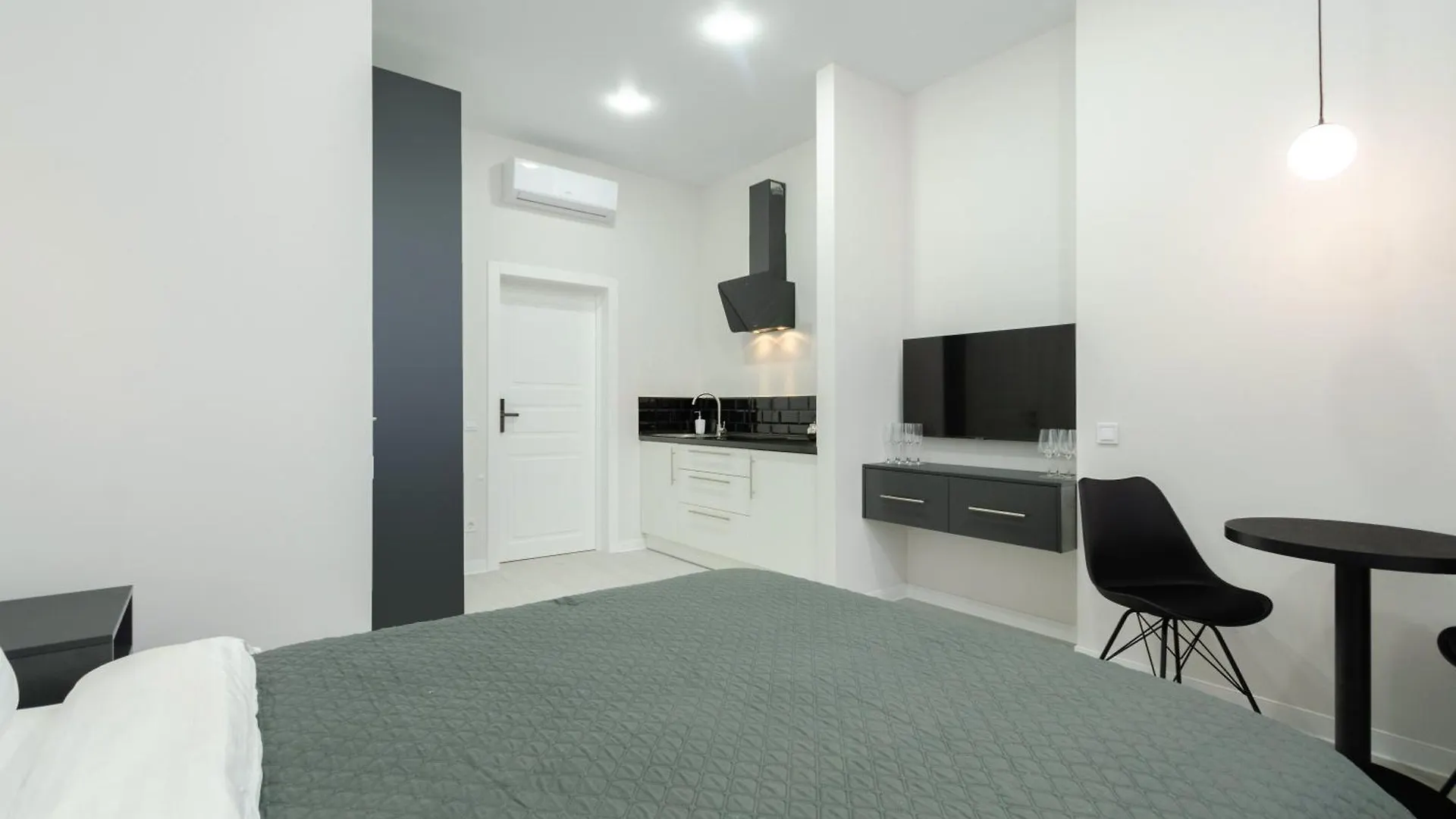 На Видалення!Petrovdom Inn Rc Diplomat Hall -The Smart Hotel Apartment Panoramic City View I Kyiv 0*,  Ukraine