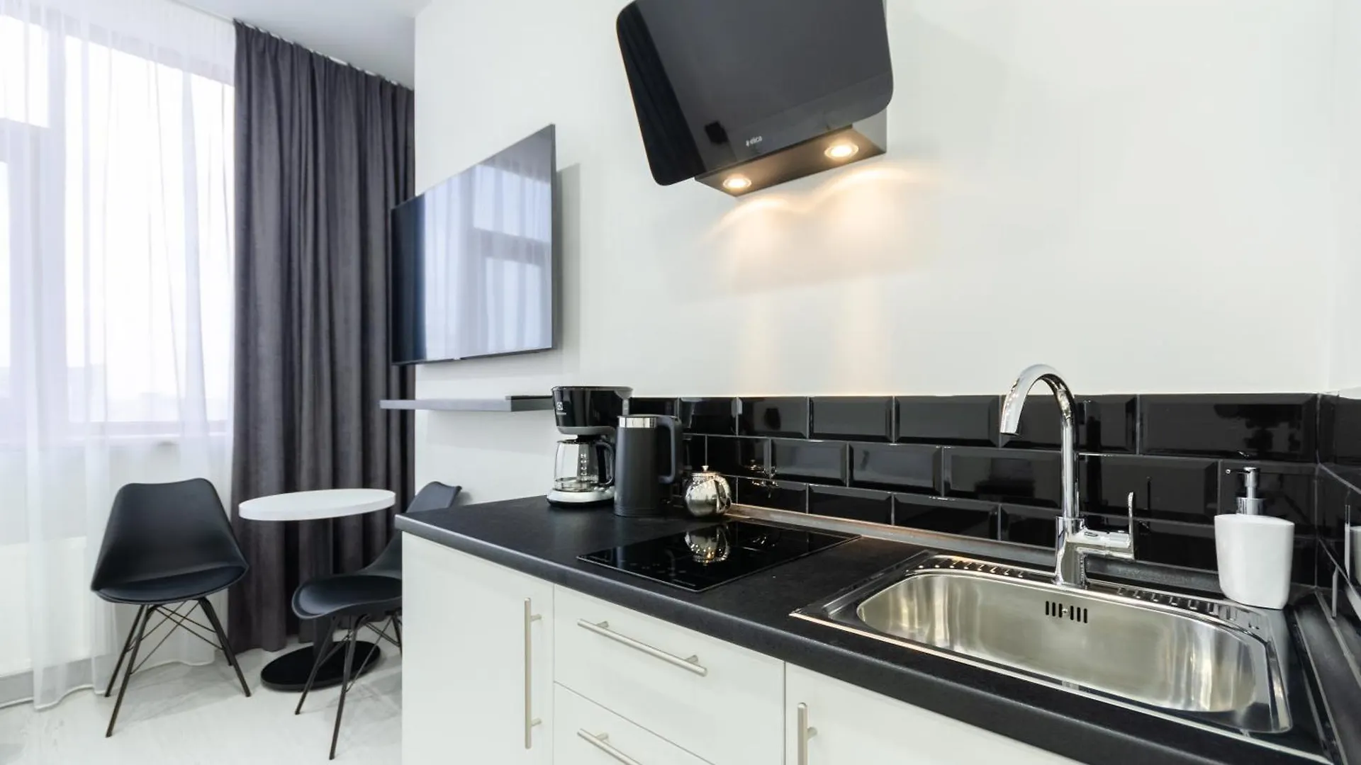 На Видалення!Petrovdom Inn Rc Diplomat Hall -The Smart Hotel Apartment Panoramic City View I Kyiv 0*,