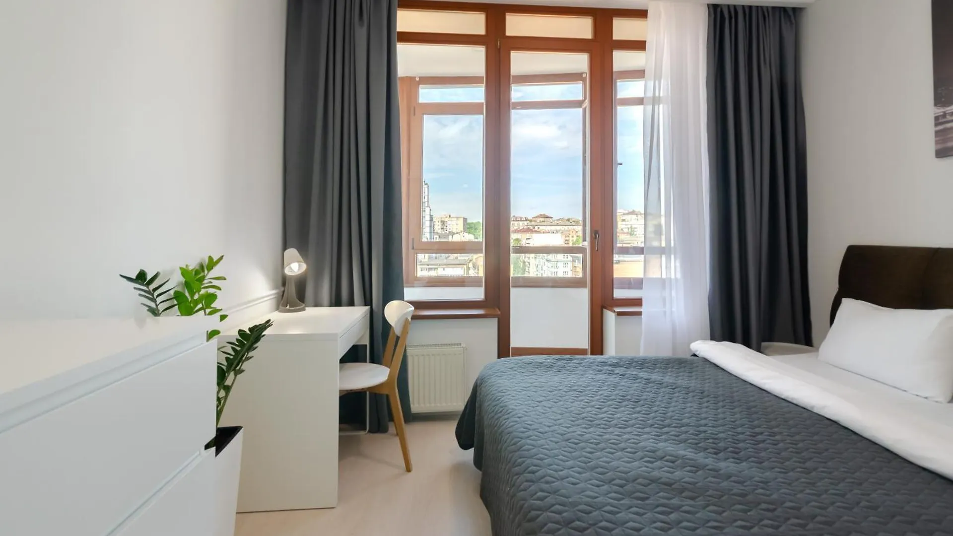На Видалення!Petrovdom Inn Rc Diplomat Hall -The Smart Hotel Apartment Panoramic City View I Kyiv Ukraine