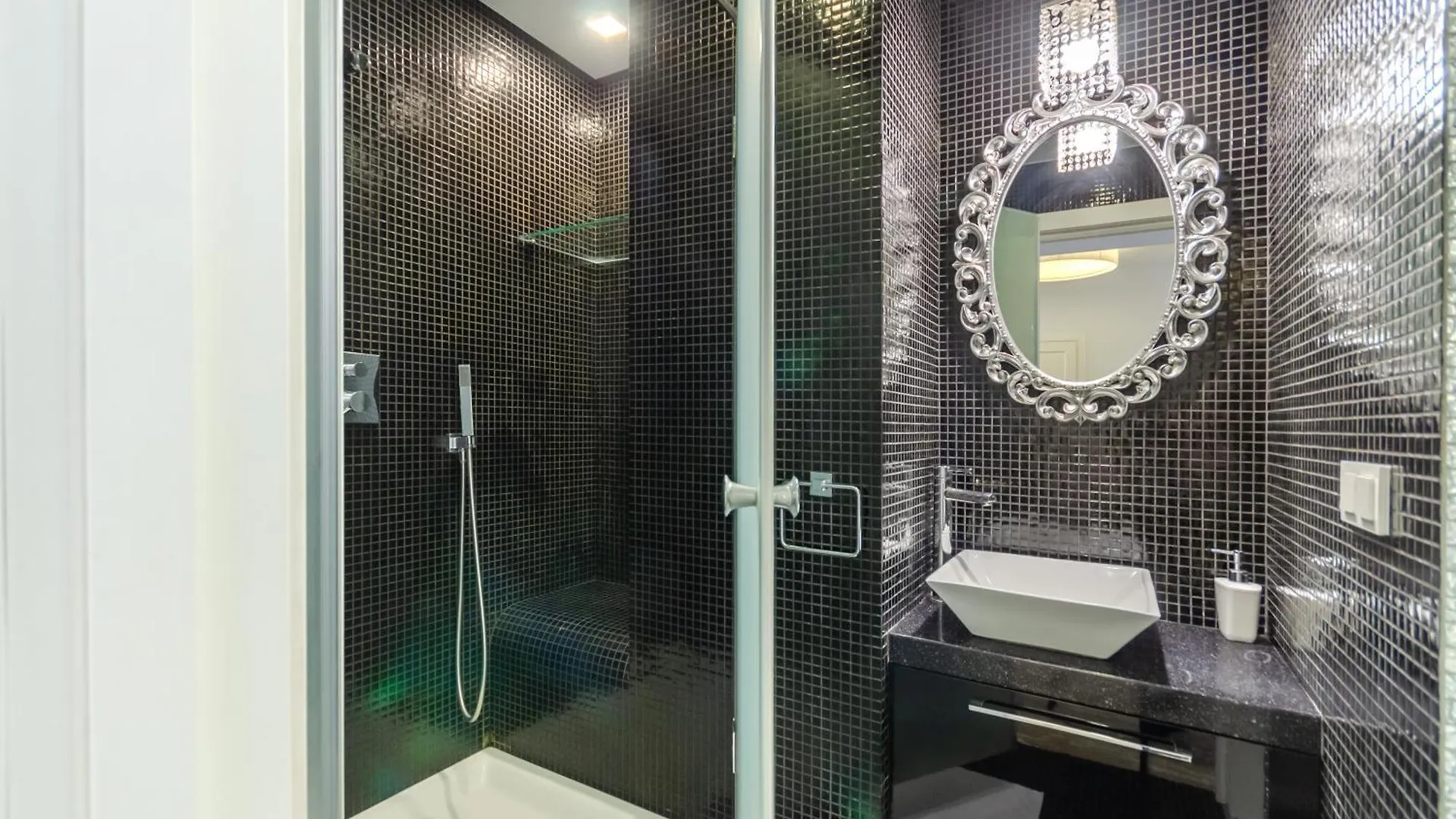 На Видалення!Petrovdom Inn Rc Diplomat Hall -The Smart Hotel Apartment Panoramic City View I Kyiv Aparthotel
