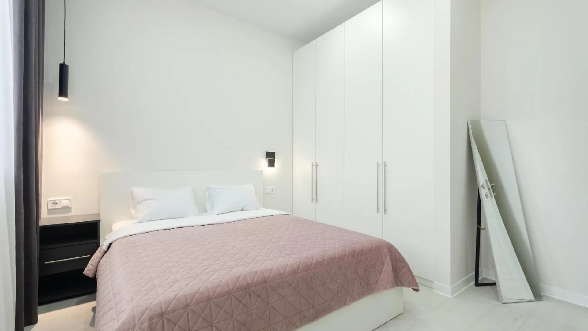 На Видалення!Petrovdom Inn Rc Diplomat Hall -The Smart Hotel Apartment Panoramic City View I Kiev Appart hôtel