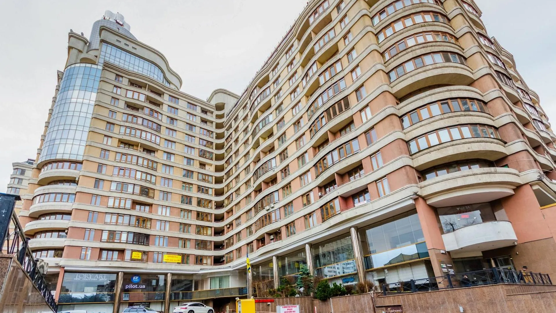 На Видалення!Petrovdom Inn Rc Diplomat Hall -The Smart Hotel Apartment Panoramic City View I Kiev