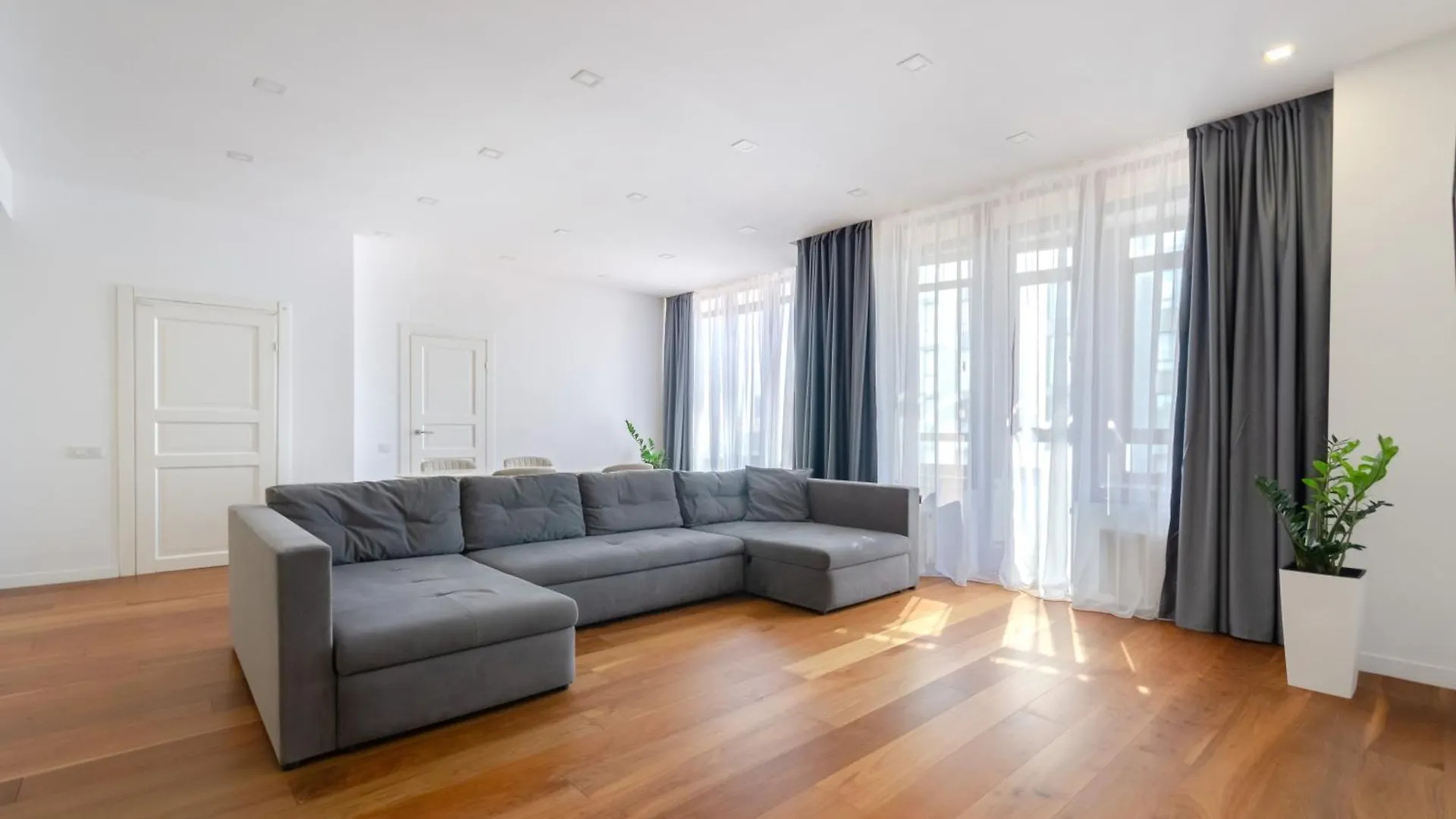 На Видалення!Petrovdom Inn Rc Diplomat Hall -The Smart Hotel Apartment Panoramic City View I Kiev Appart hôtel